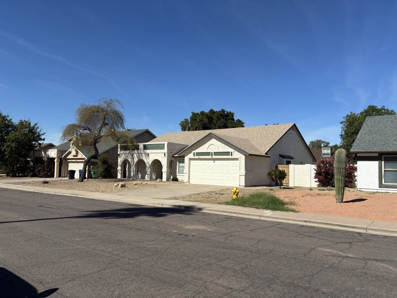 4918 E Princess Dr - Photo 3 of 44