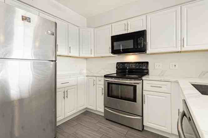 50 S Common St - Photo 2 of 13