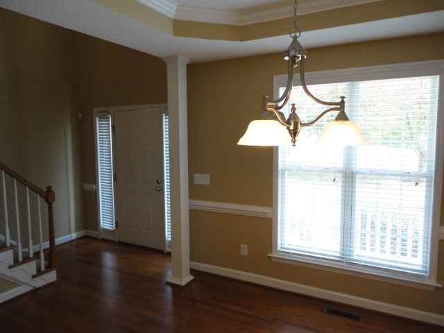 608 Raymond Dr - Photo 3 of 19