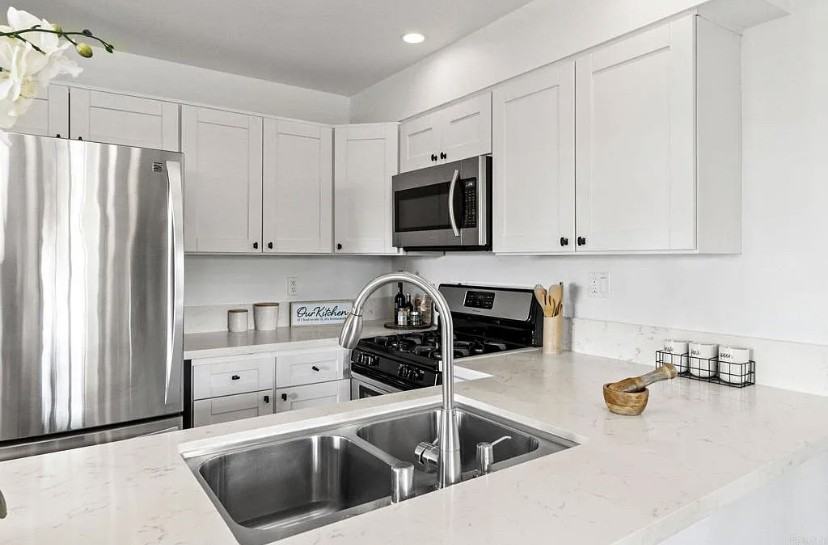 3210 Costa Alta Dr #73 - Photo 4 of 12