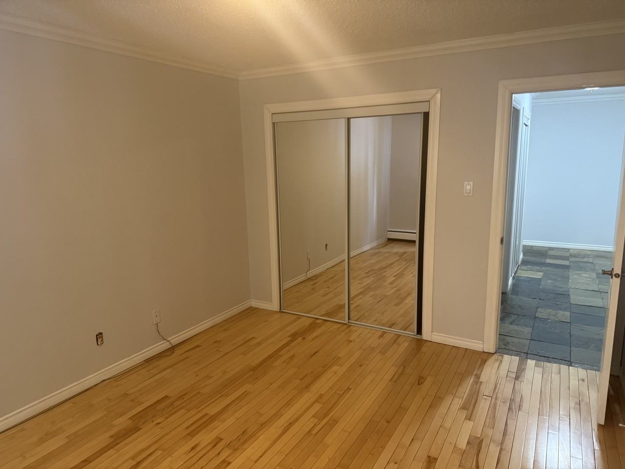 9801 113 St Nw - Photo 6 of 11