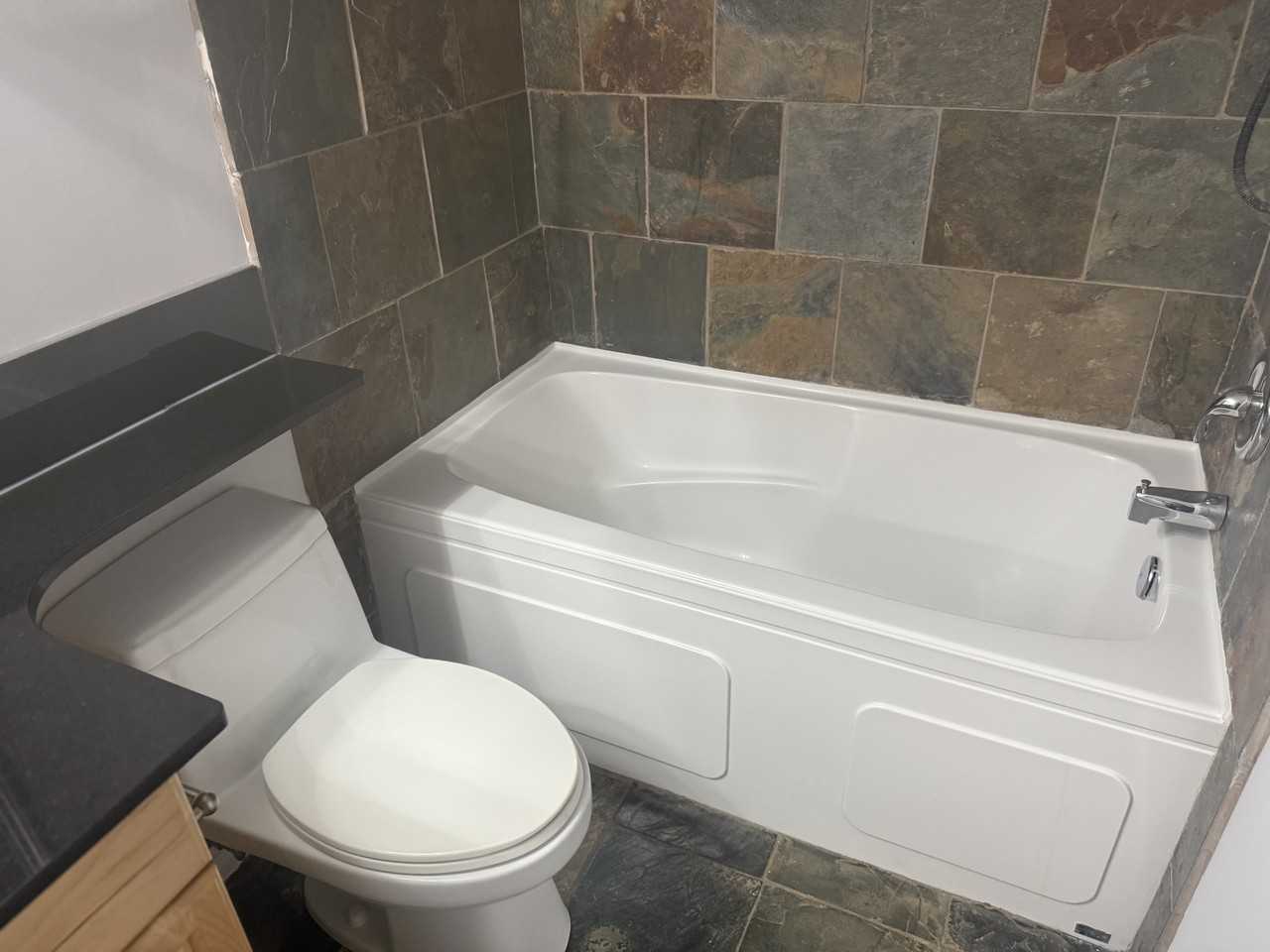 9801 113 St Nw - Photo 7 of 11