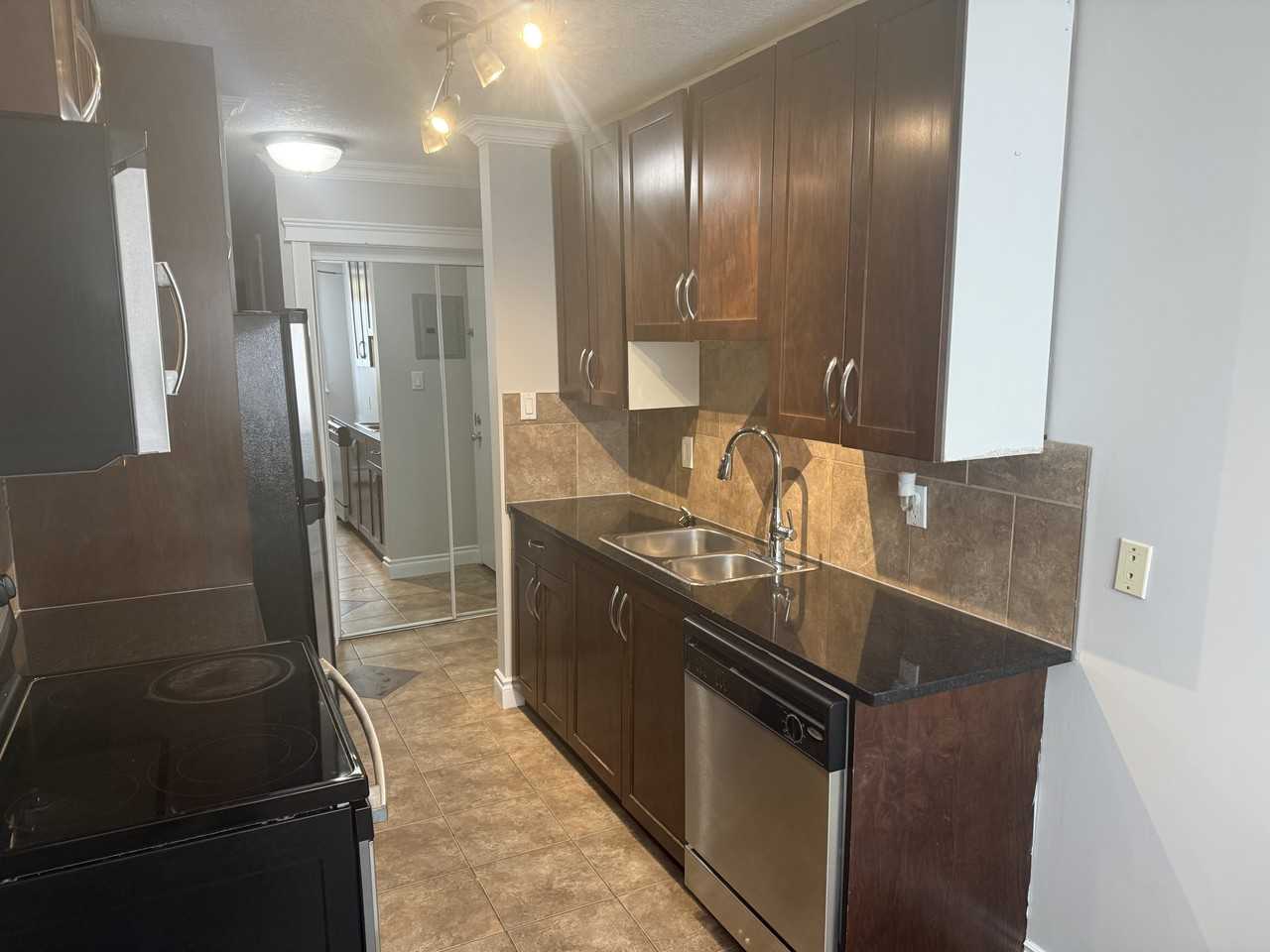 10701 127 St Nw - Photo 5 of 15