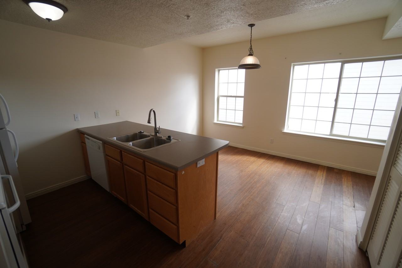 141 25th St - Photo 3 of 22