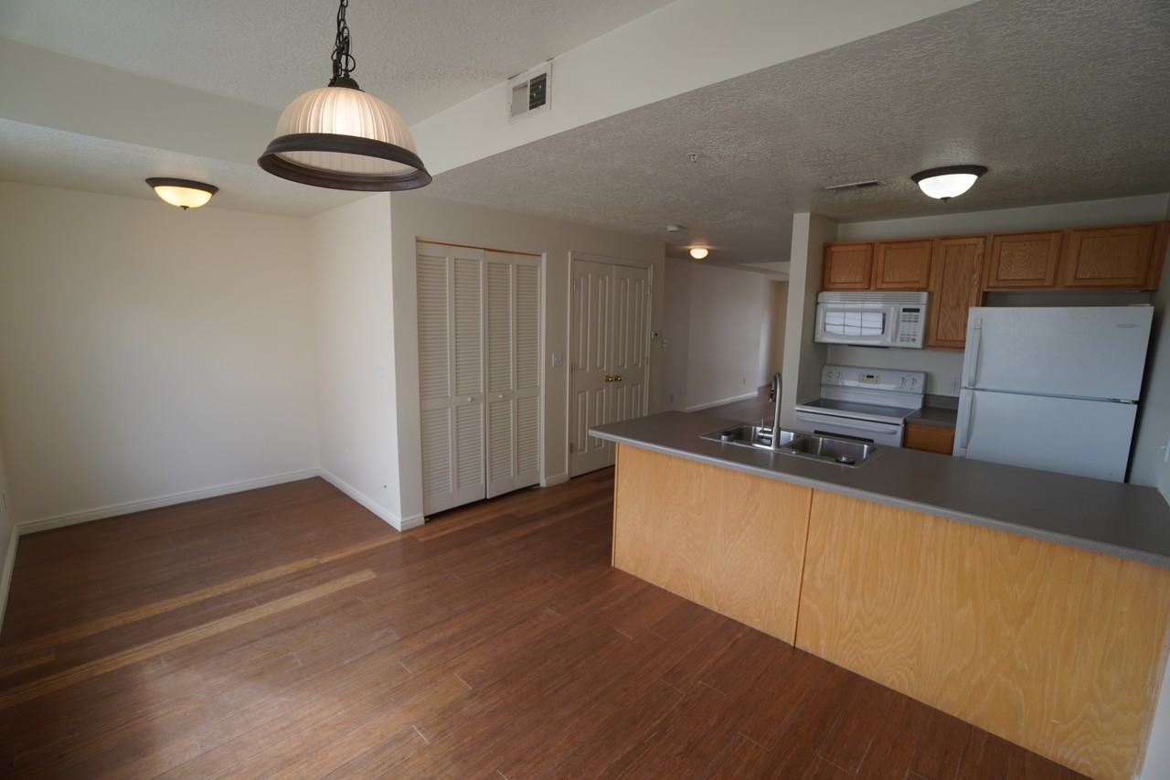 141 25th St - Photo 4 of 22