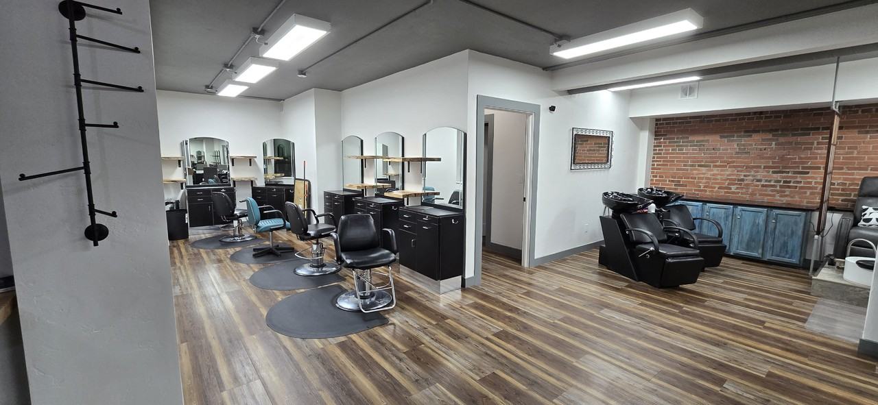 429 Main St - Photo 2 of 8