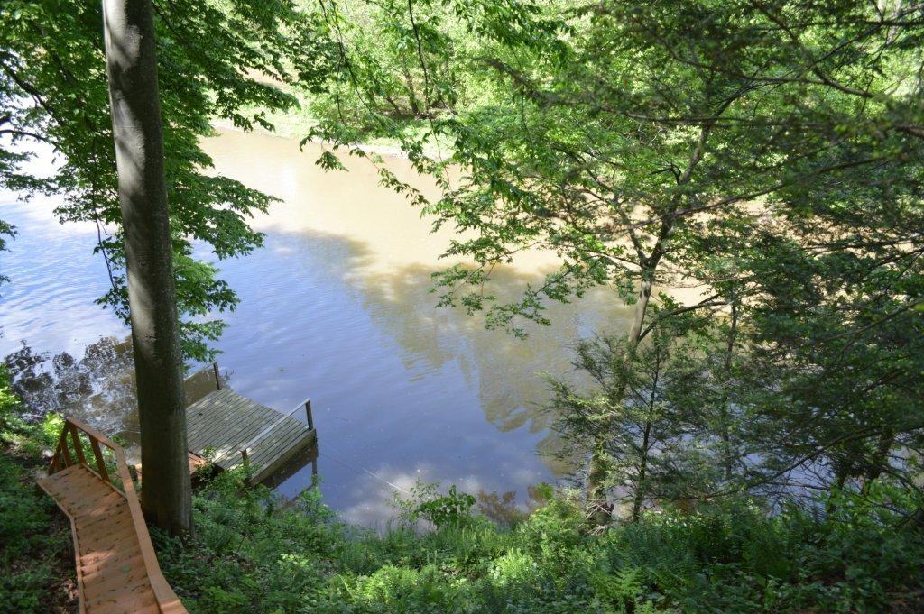 6728 Hemlock Point Rd - Photo 3 of 32