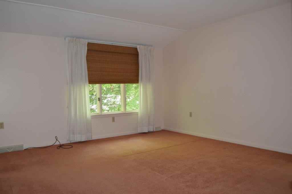 6728 Hemlock Point Rd - Photo 6 of 32