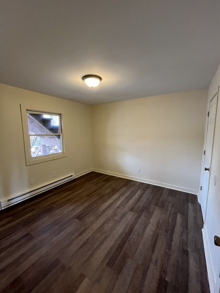 171 Leola St - Photo 7 of 11