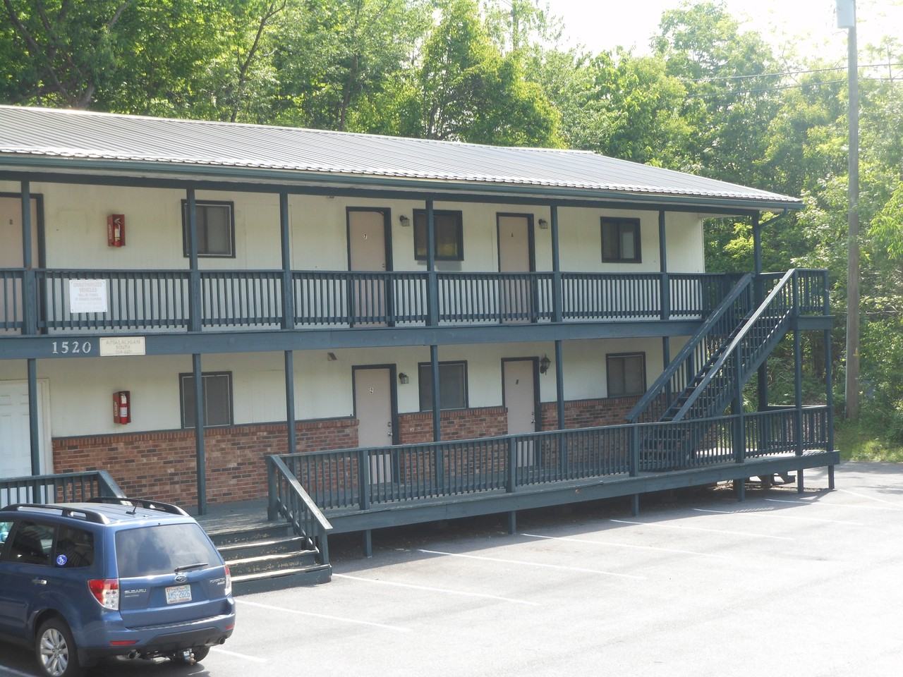 1520 Westwood - Photo 2 of 20