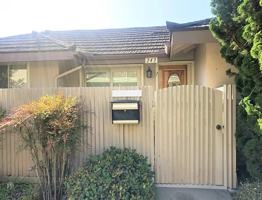 featured image of 243 Moreton Bay Ln #1