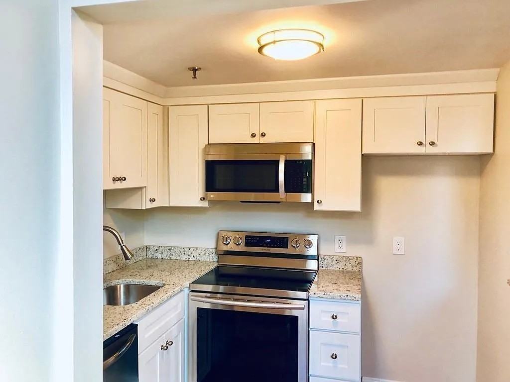 314 W 2nd St #211 - Photo 5 of 9