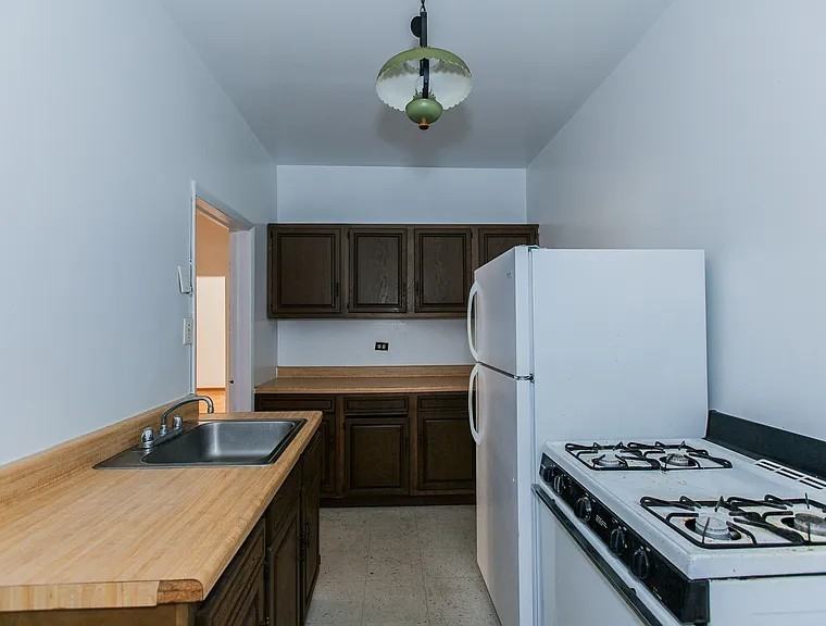 520 W Diversey Pkwy #1W - Photo 6 of 11