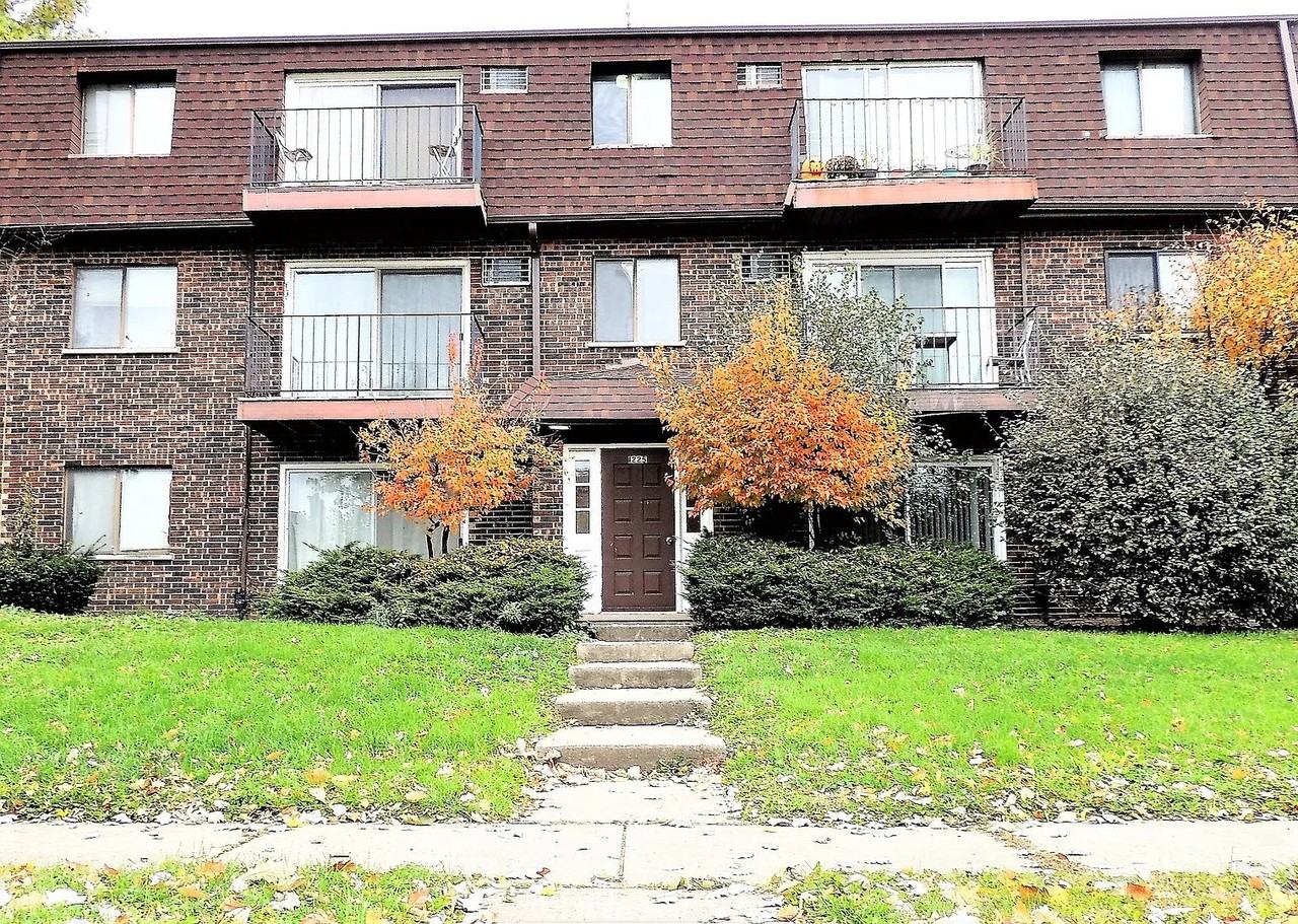 1225 Whispering Hills Ct #1B