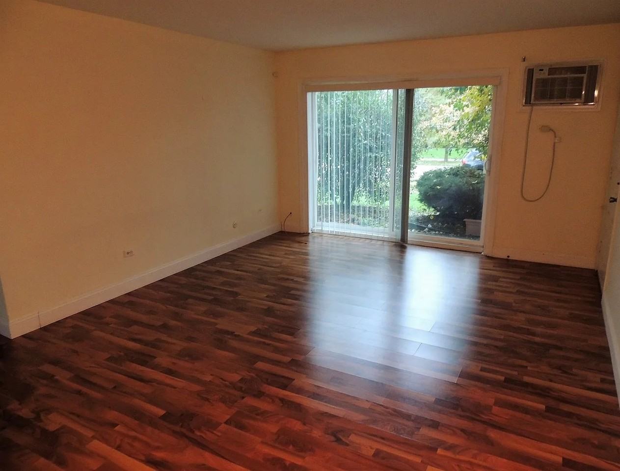 1225 Whispering Hills Ct #1B - Photo 4 of 9