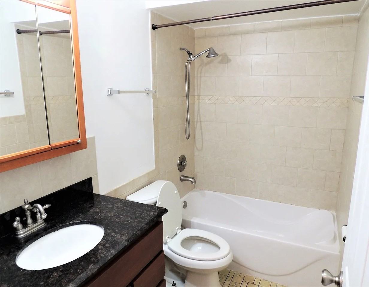 1225 Whispering Hills Ct #1B - Photo 7 of 9