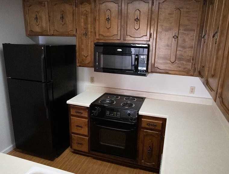 1370 Dustin Dr #14 - Photo 5 of 14