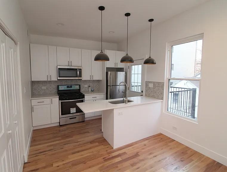 1401 N Mohawk St #CH2 - Photo 3 of 13