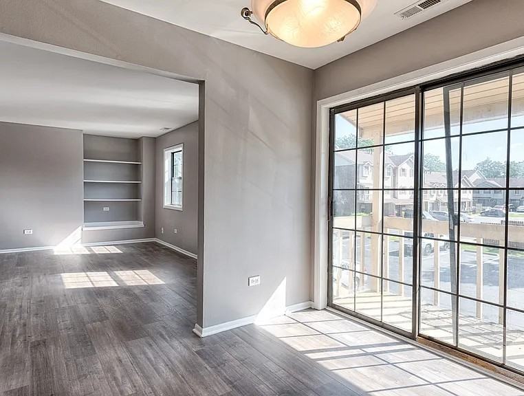 1512 W Jefferson Ave #E - Photo 2 of 12