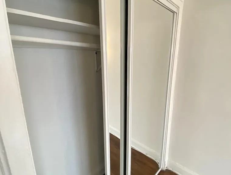 3744 N Pine Grove Ave #3W - Photo 6 of 9