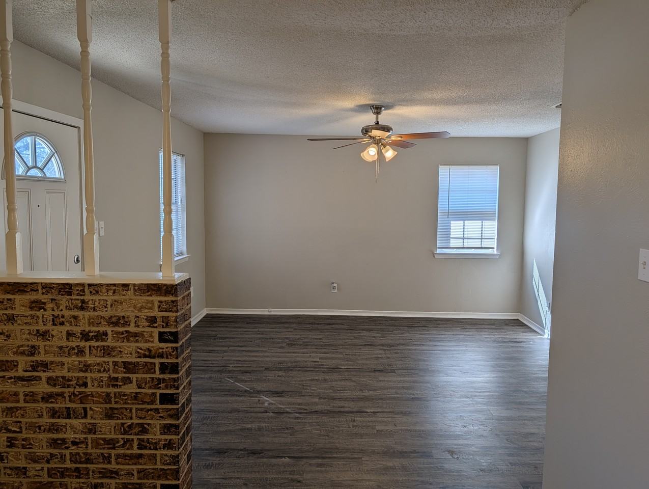 424 Langley Ave - Photo 3 of 19