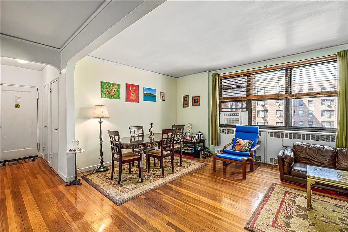 6735 Yellowstone Blvd - Photo 2 of 17