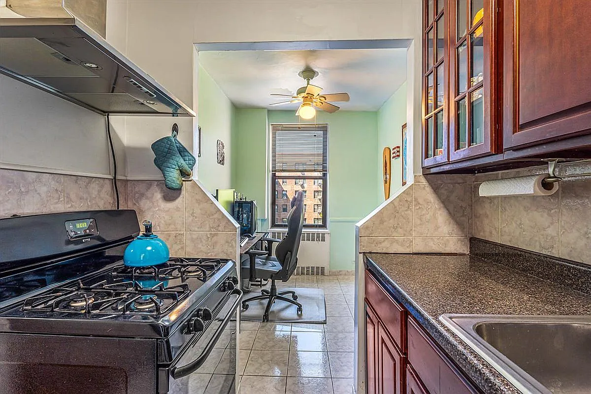 6735 Yellowstone Blvd - Photo 7 of 17