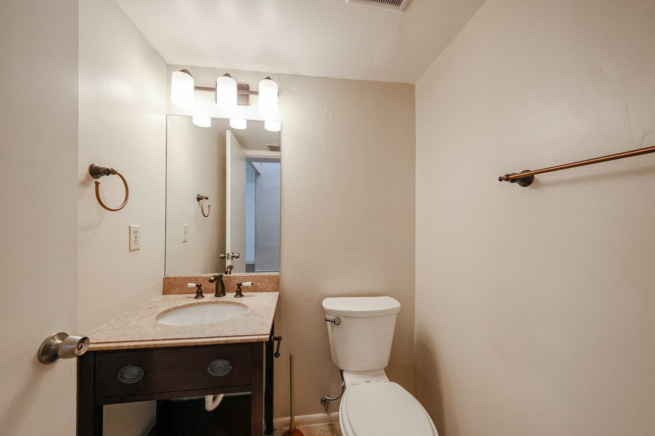 2946 N 14th St #18 - Photo 7 of 23