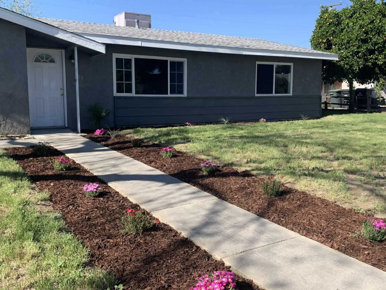 598 W Montrose Ave - Photo 2 of 5