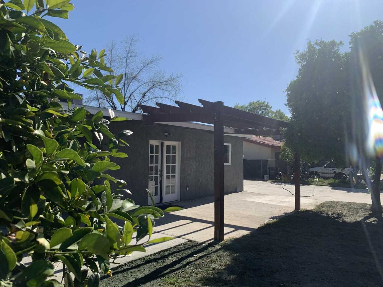 598 W Montrose Ave - Photo 5 of 5