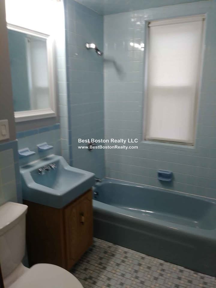 72 Clinton St #2 - Photo 4 of 6