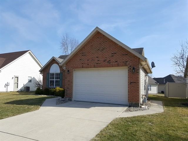 1486 Michael Dr - Photo 2 of 13