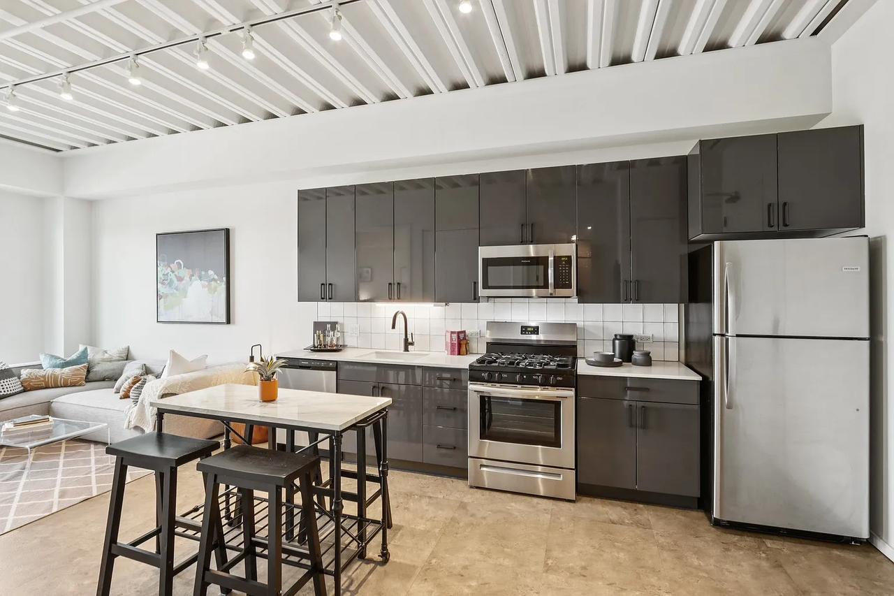 1222 W Jackson Blvd #415 - Photo 3 of 50