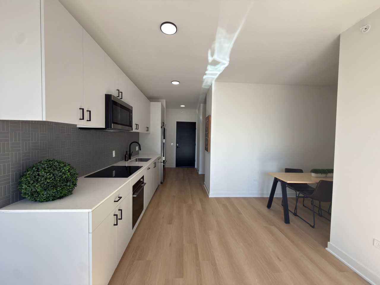 1100 W Grand Ave #517 - Photo 5 of 23