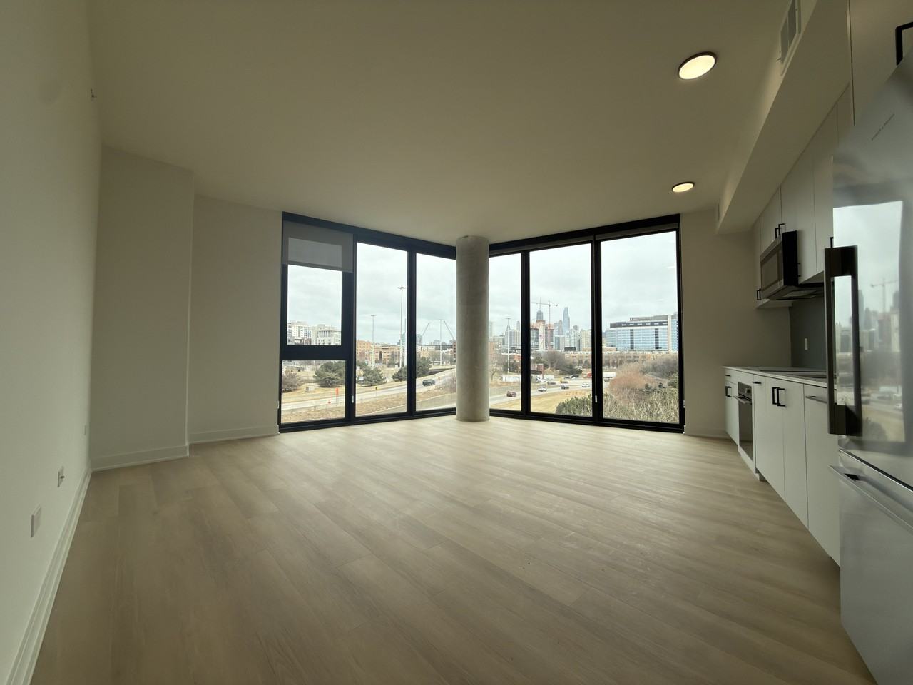 1100 W Grand Ave #207 - Photo 2 of 15