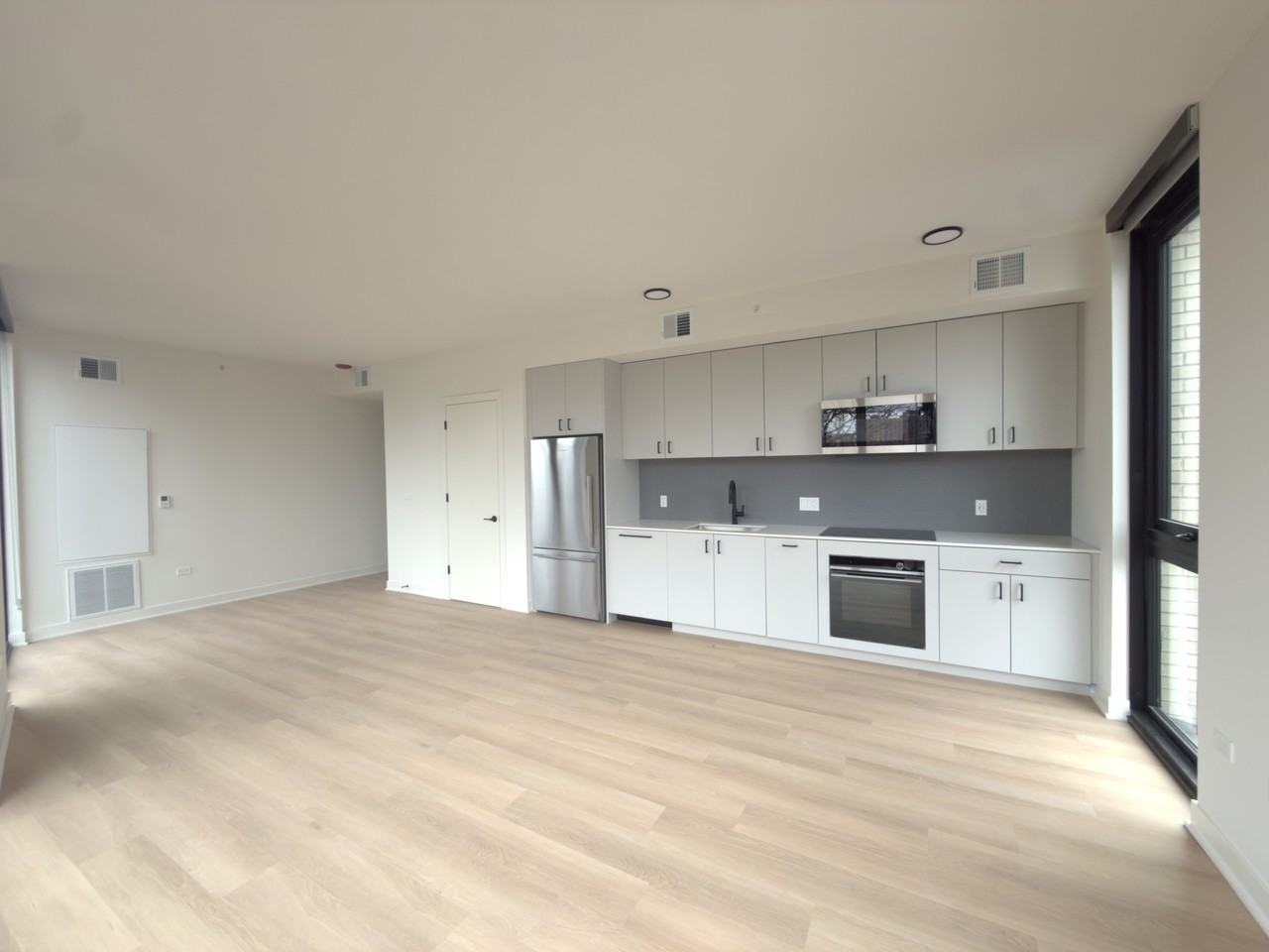 1100 W Grand Ave #319 - Photo 2 of 13