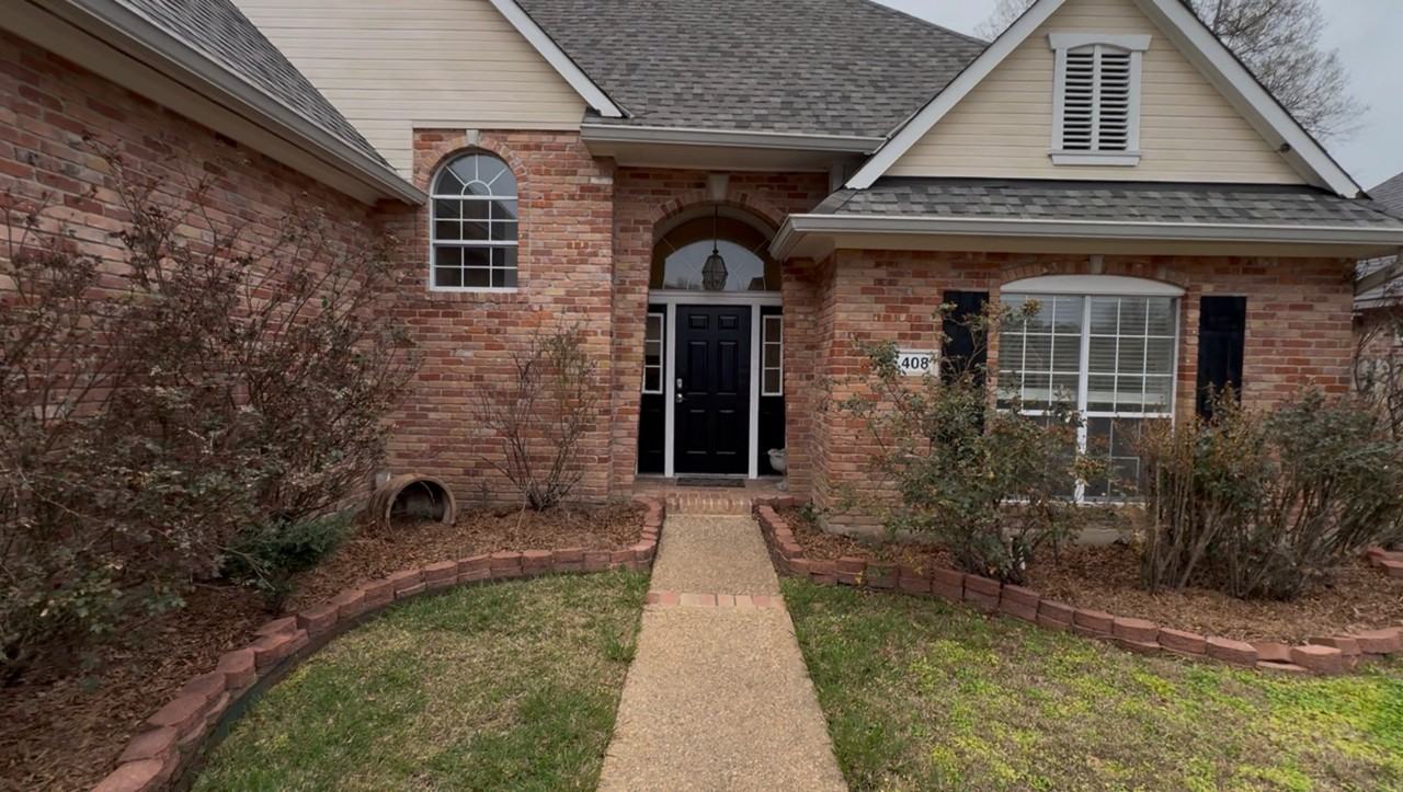 408 Hidden Oaks Cir - Photo 4 of 20