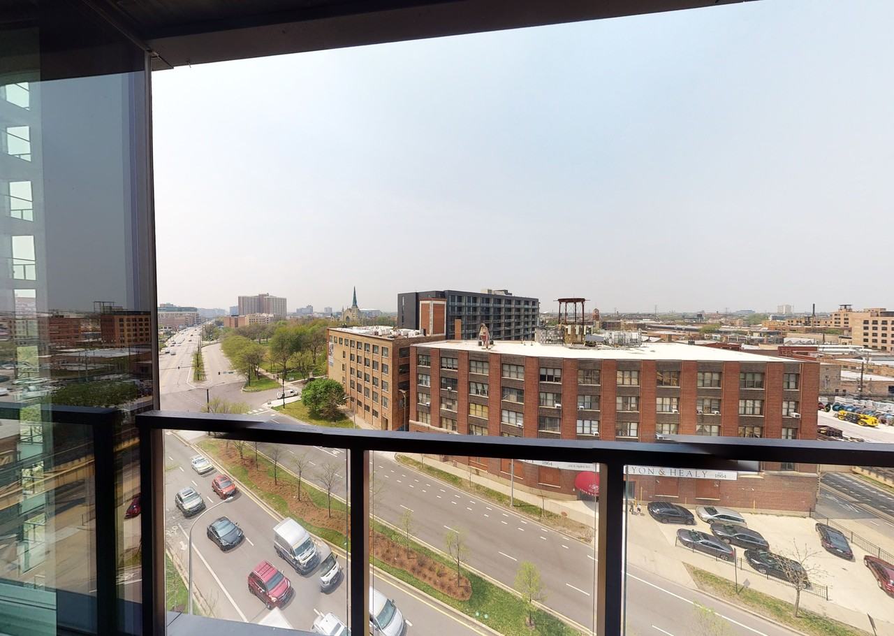 1266 W Randolph St #1803 - Photo 5 of 38