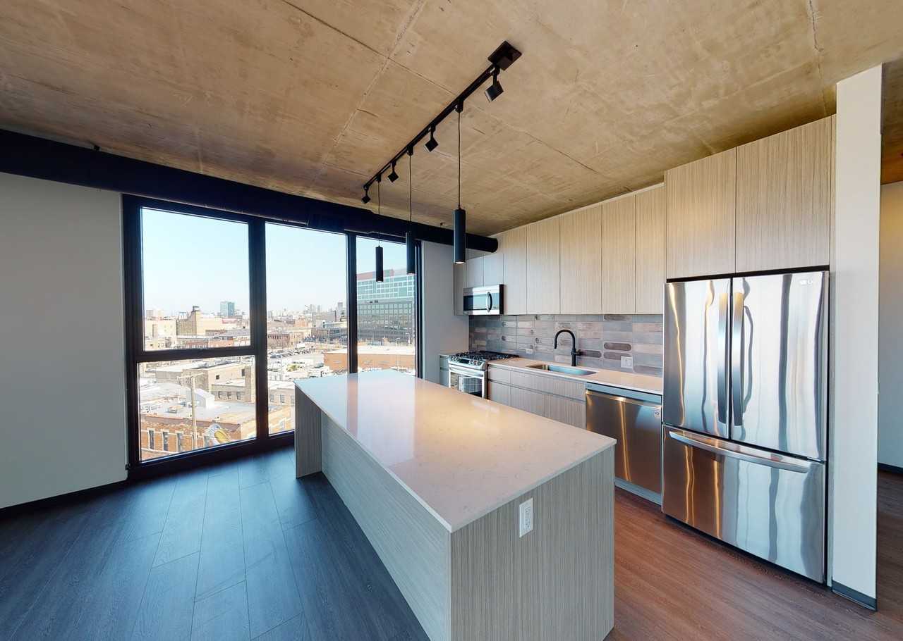 1339 W Randolph St #903 - Photo 2 of 18