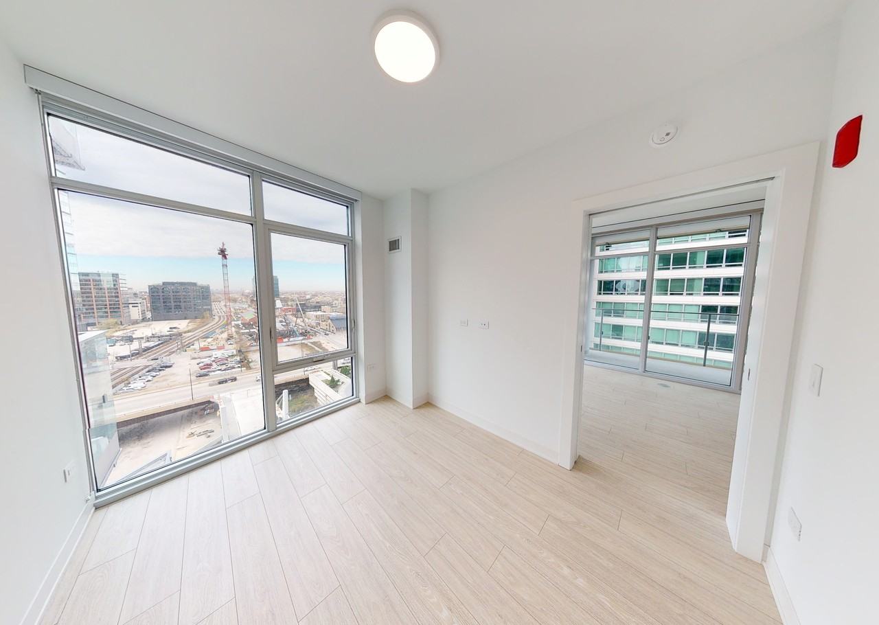 366 N Green St #1709 - Photo 6 of 33