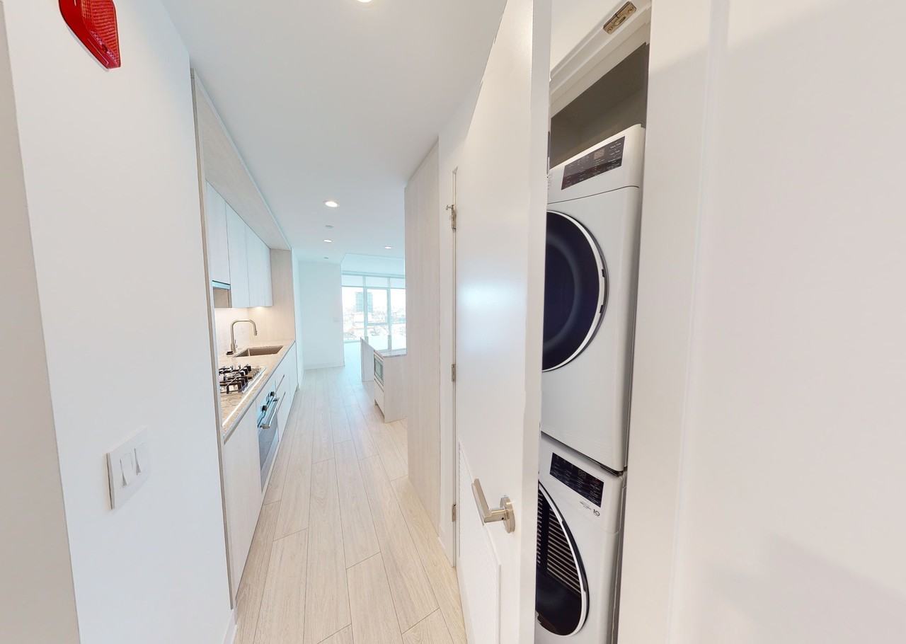 366 N Green St #1709 - Photo 7 of 33