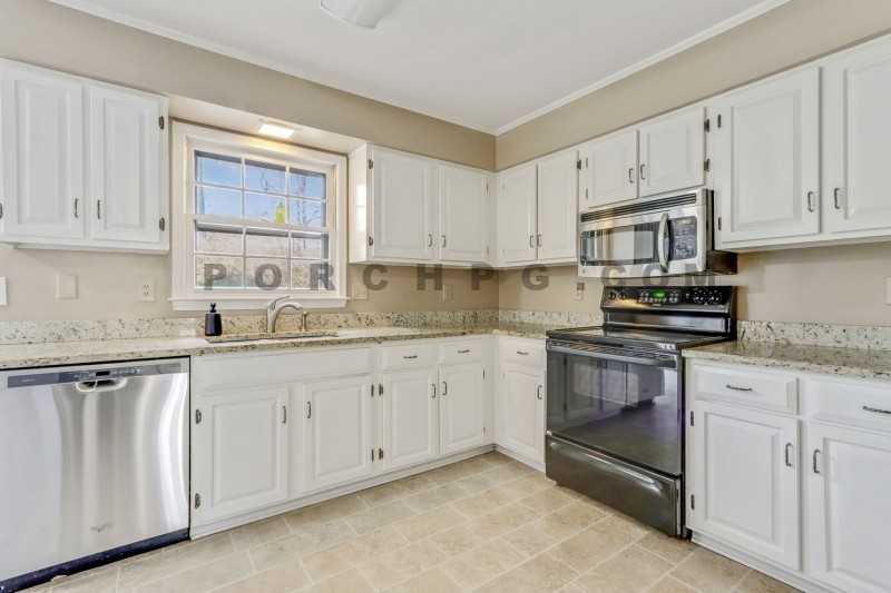 4365 Burnleigh Chase Ne - Photo 3 of 29