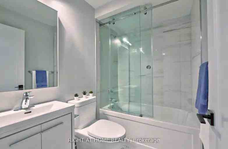 131 Brock Ave - Photo 7 of 13