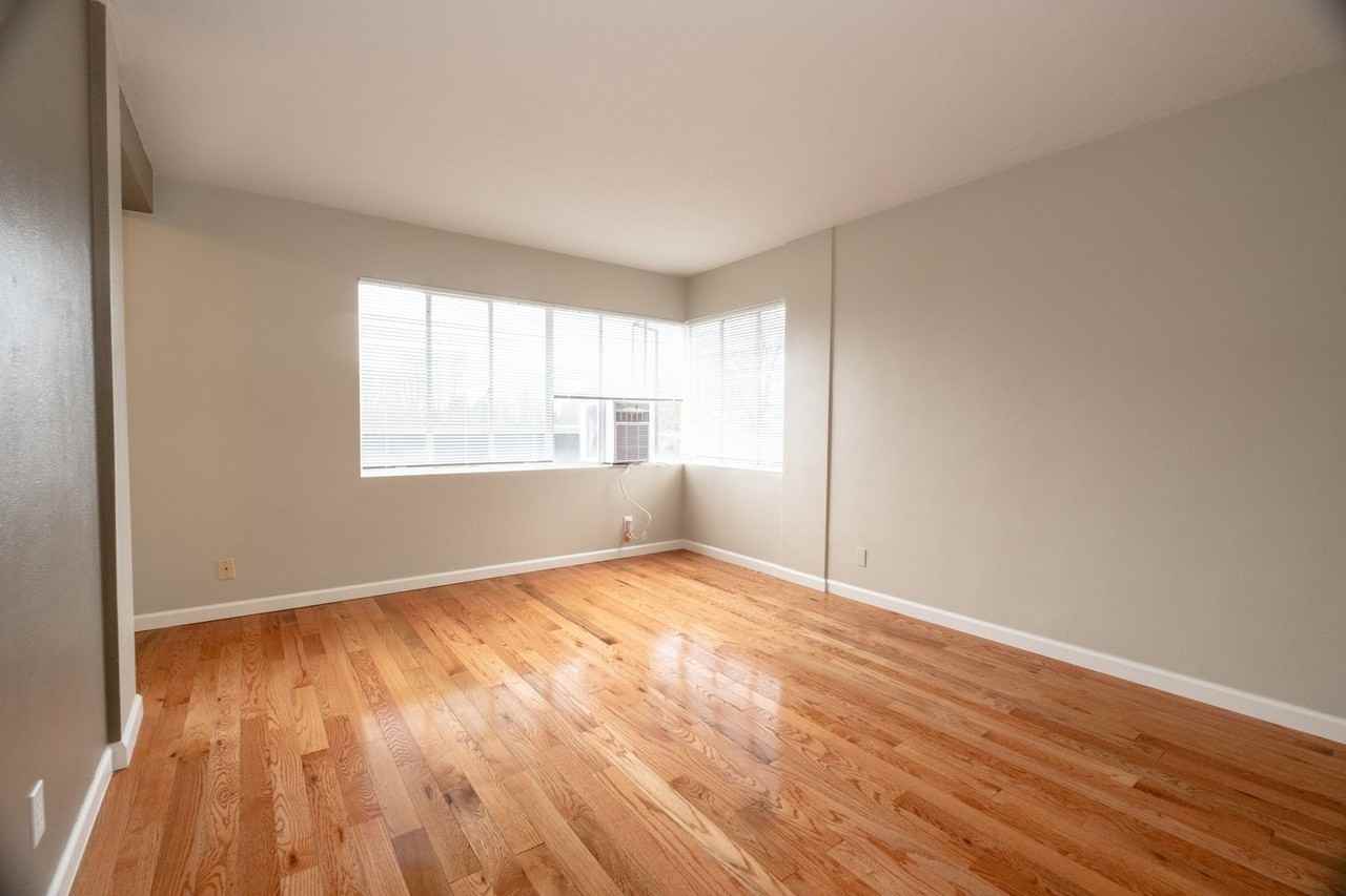 ROSE PLAZA APARTMENTS (RISI01) - Photo 5 of 50