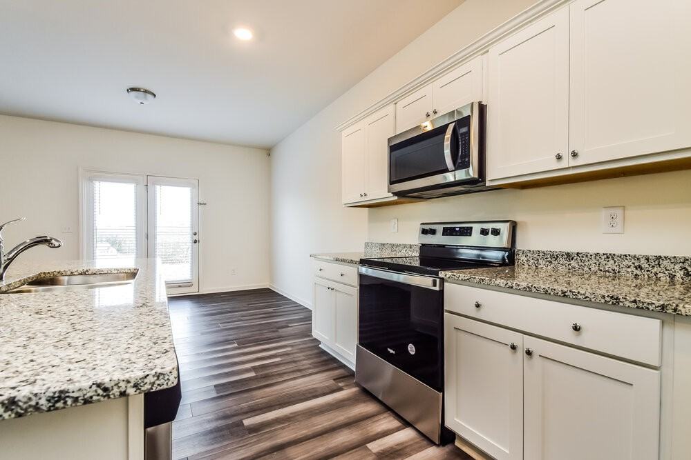 367 Greenwalk Pl - Photo 7 of 17