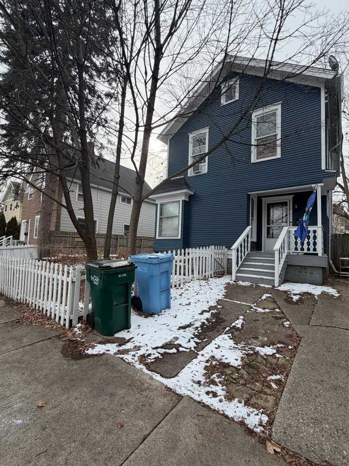 612 Cherry St #1 - Photo 2 of 30