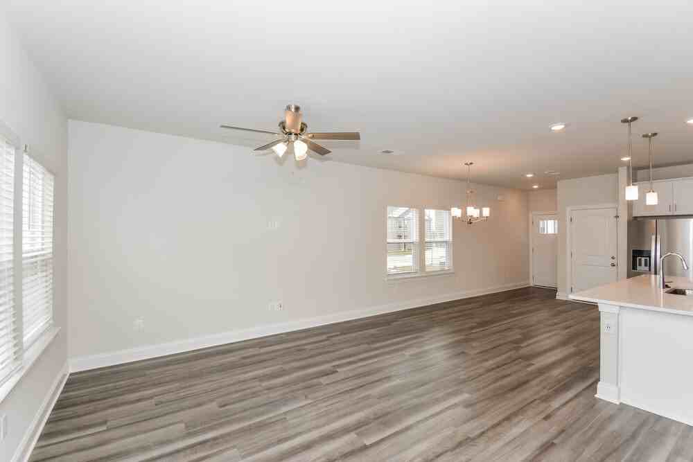 1723 Tahoma Dr - Photo 4 of 17