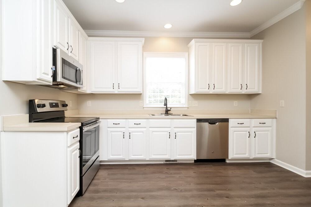 7883 Rainey Dr - Photo 7 of 17