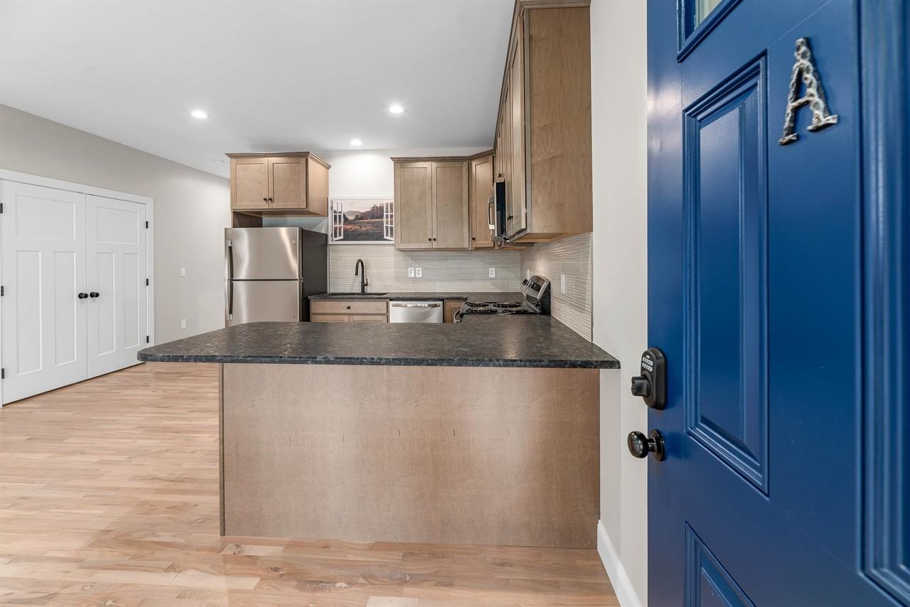 160A Warwick Street - Terrace Level - Photo 4 of 34