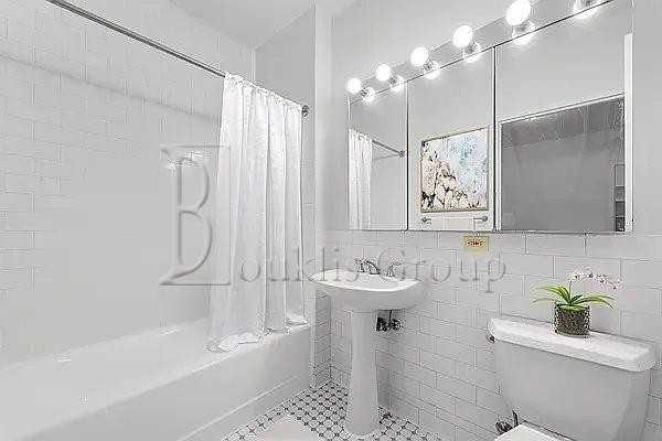 Washington St #4N - Photo 5 of 7